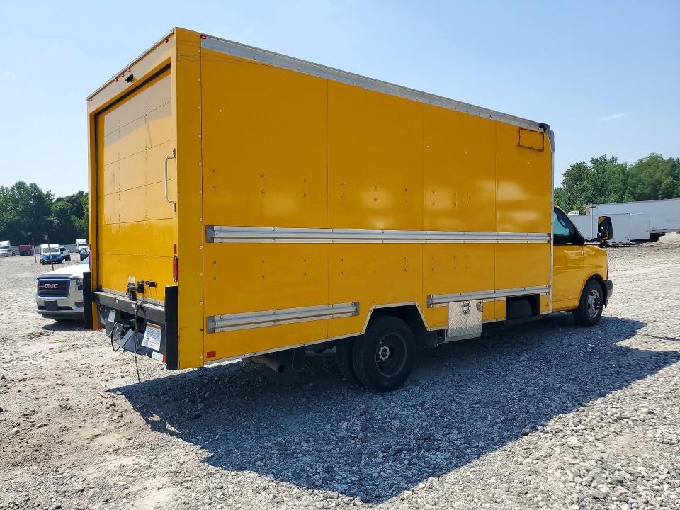 2018 Gmc Savana VIN 7GZ37TCG6JN902324 COPART salvage auction — MINOR DENT/SCRATCHES, Sc - Cert Of Title-Salvage, sold $3,000 on 2026-07-20 (photo 3)