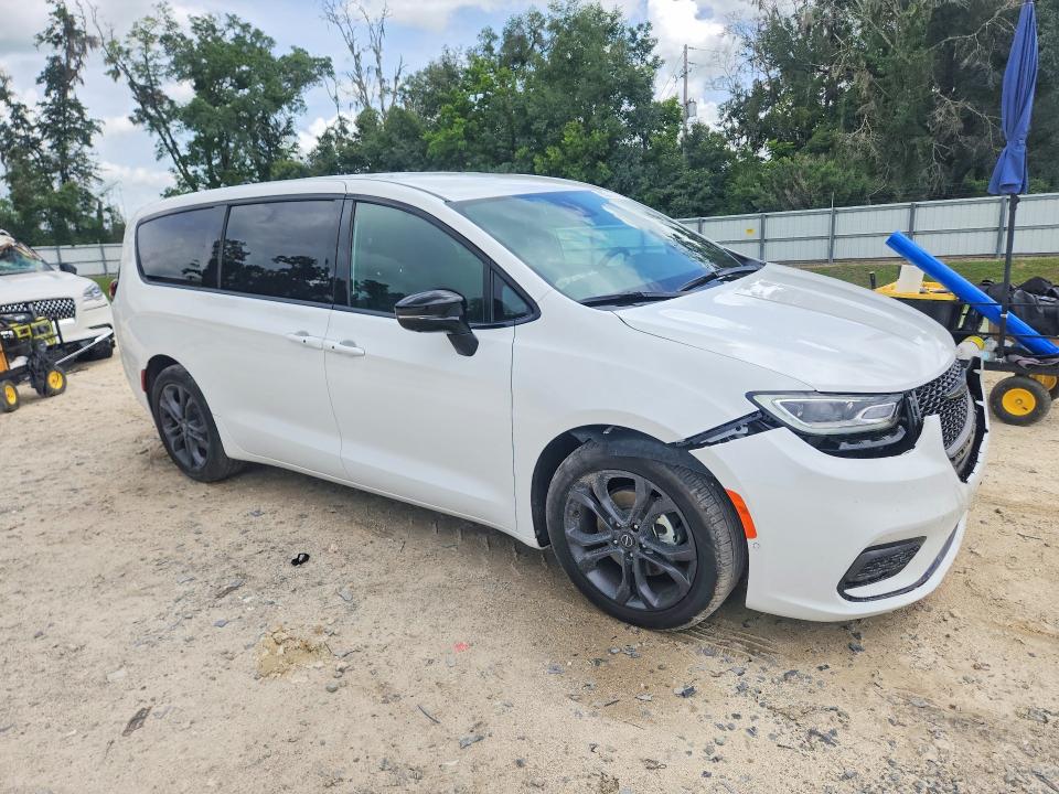 2026 Chrysler Pacifica VIN 2C4RC1BG5TR197773 COPART salvage auction — FRONT END, Salvage Title, sold $11,800 on 2026-07-28 (photo 4)