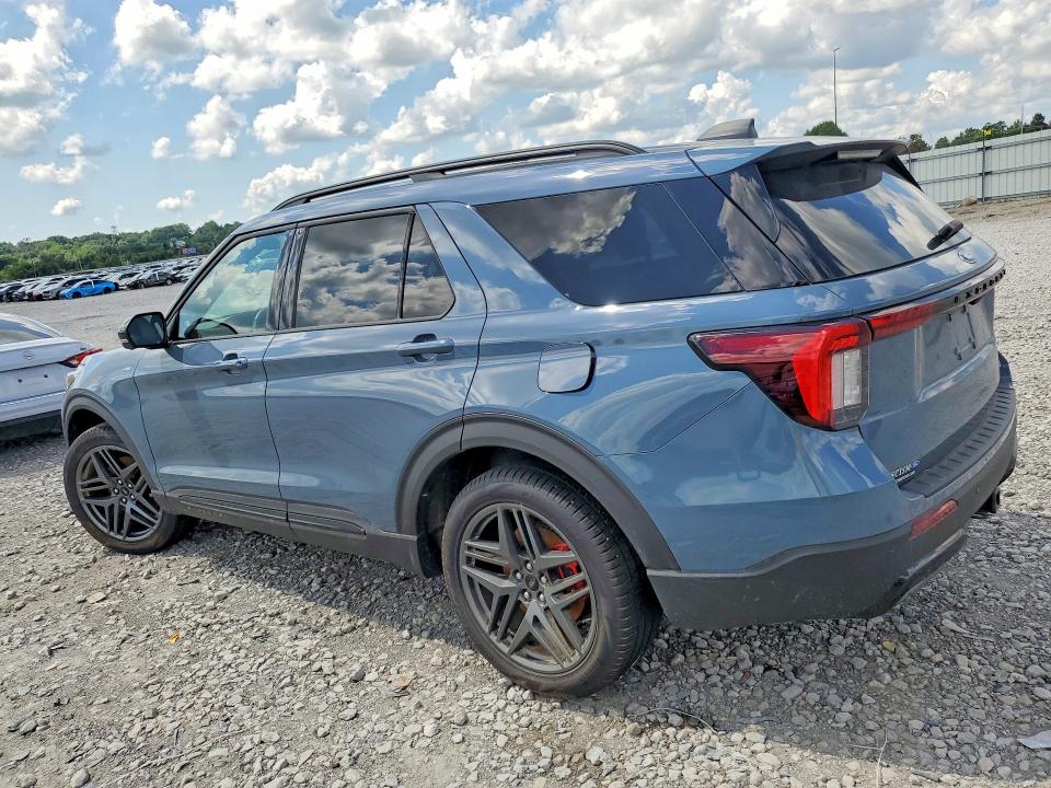 2025 Ford Explorer VIN 1FMUK8KH9SGC39551 COPART salvage auction — WATER/FLOOD, WV - SALVAGE CERT - FLOOD DAMAGED, sold $10,200 on 2026-09-04 (photo 2)
