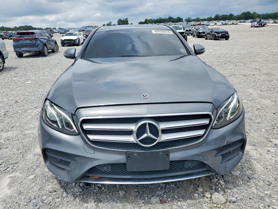 2017 Mercedes-benz E-klasse VIN WDDZF4KB0HA029330 COPART salvage auction — MINOR DENT/SCRATCHES, Mt - Certificate Of Title, sold $7,700 on 2026-07-27 (photo 5)