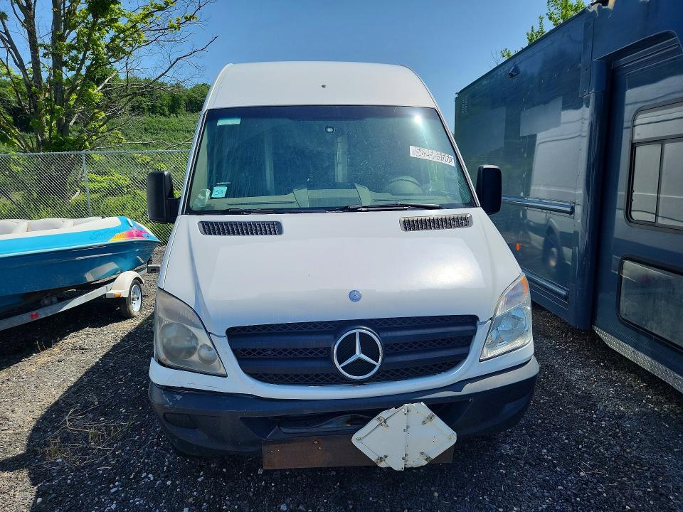 2012 Mercedes-benz Sprinter VIN WD3PE8CB2C5699984 COPART salvage auction — NORMAL WEAR, NJ - CERTIFICATE OF TITLE, sold $350 on 2026-07-16 (photo 5)