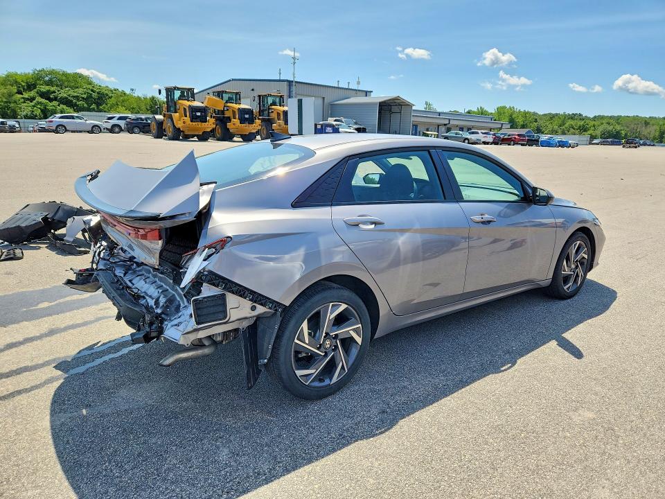 2025 Hyundai Elantra VIN KMHLM4DJ7SU161674 COPART salvage auction — REAR END, FL - CERTIFICATE OF DESTRUCTION, sold $4,450 on 2026-07-27 (photo 3)