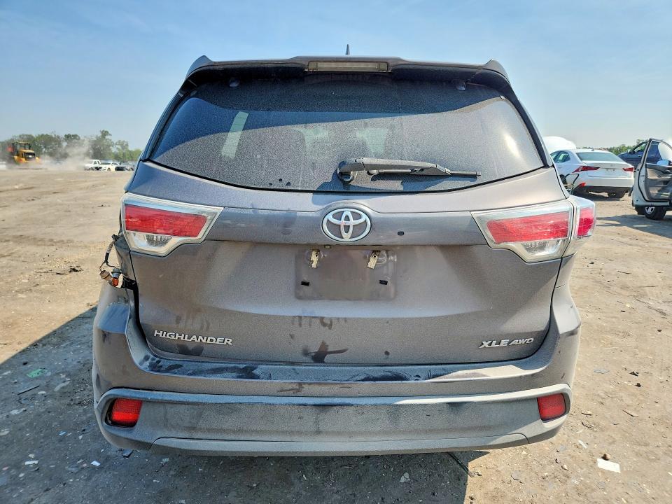 2016 Toyota Highlander VIN 5TDJKRFH5GS319286 COPART salvage auction — SIDE, VA - CERT OF TITLE - SALVAGE, sold $6,100 on 2026-07-29 (photo 6)