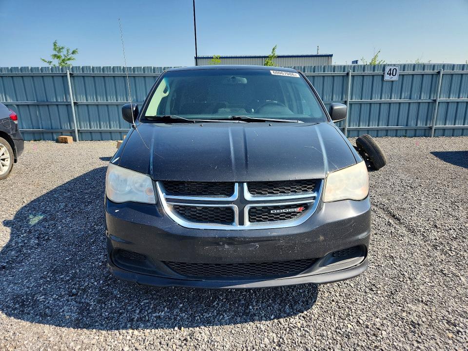 2014 Dodge VIN 2C4RDGBG6ER203132 COPART salvage auction — SIDE, On - Permit No Brand - Unfit, sold $325 on 2026-07-28 (photo 5)