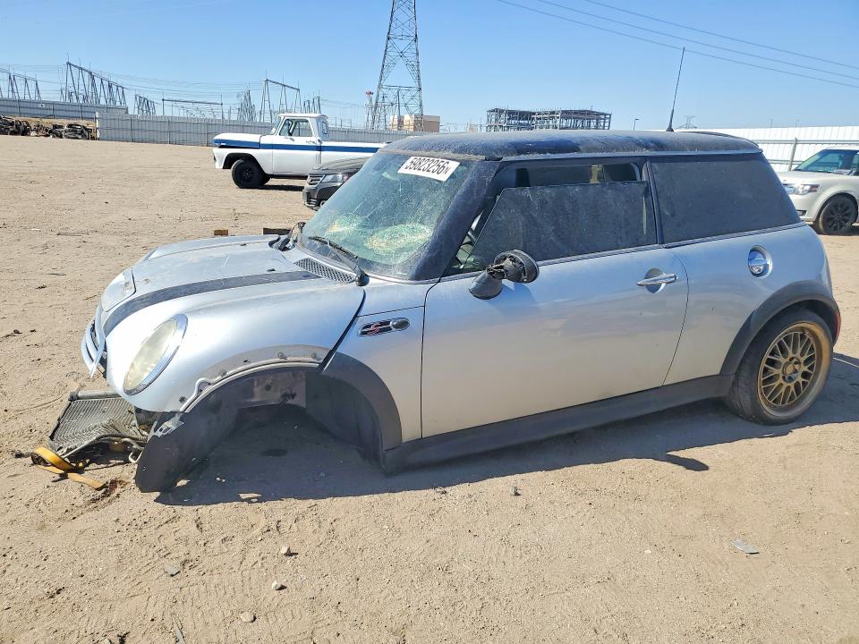 2004 Mini Cooper VIN WMWRE33424TD76468 COPART salvage auction — FRONT END, Ca - Acq Bos - Post Sale - Salvage, sold $200 on 2026-09-28 (photo 1)