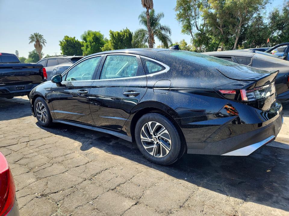 2026 Hyundai Sonata hybrid VIN KMHL24JJ0TA153459 COPART salvage auction — REAR END, CA - NON-REPAIRABLE VEHICLE CERT, sold $8,800 on 2026-08-19 (photo 2)