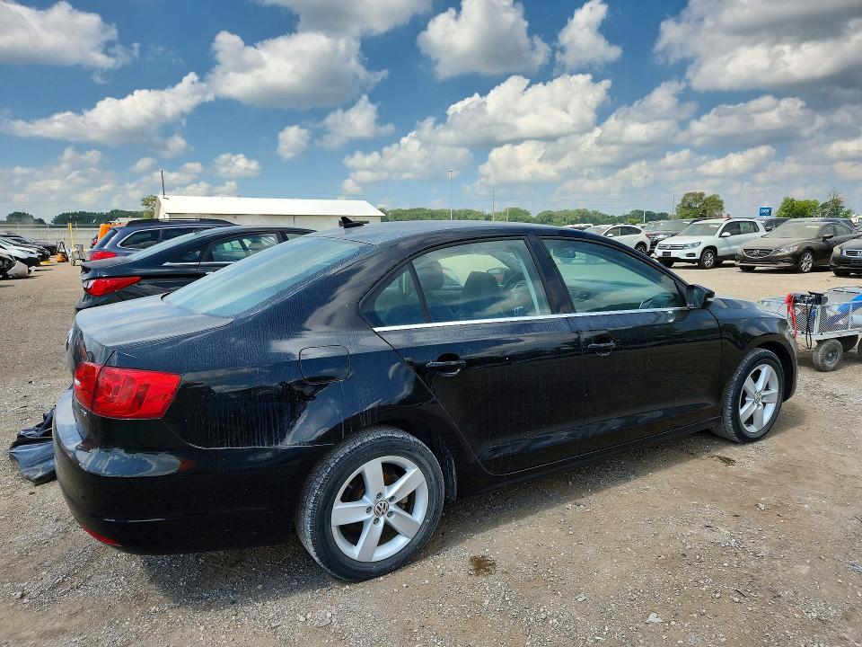 2013 Volkswagen Jetta VIN 3VW3L7AJ0DM408857 COPART salvage auction — MECHANICAL, IA - CERT OF TITLE-PRIOR SALVAGE, sold $2,600 on 2026-07-24 (photo 3)