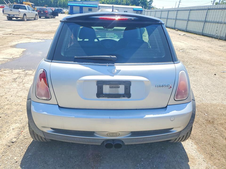 2004 Mini Cooper VIN WMWRE33474TD82492 COPART salvage auction — MINOR DENT/SCRATCHES, Ok - Certificate Of Title, sold $575 on 2026-07-30 (photo 6)