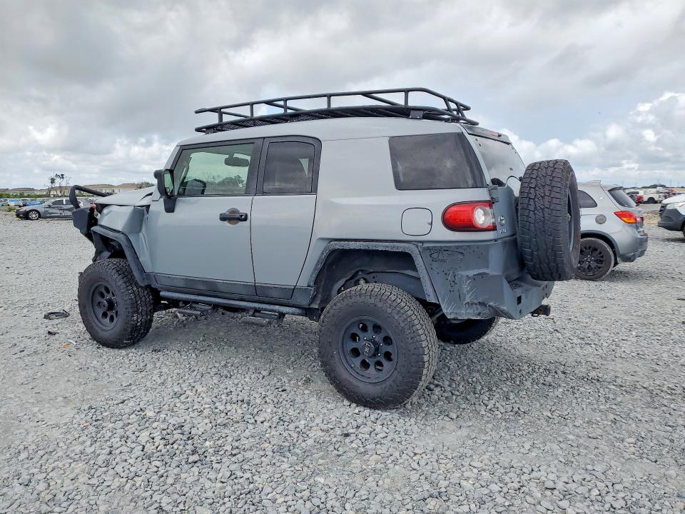 2013 Toyota Fj cruiser VIN JTEBU4BF8DK156105 COPART salvage auction — FRONT END, FL - CERT OF TITLE SLVG REBUILDABLE, sold $5,200 on 2026-08-18 (photo 2)
