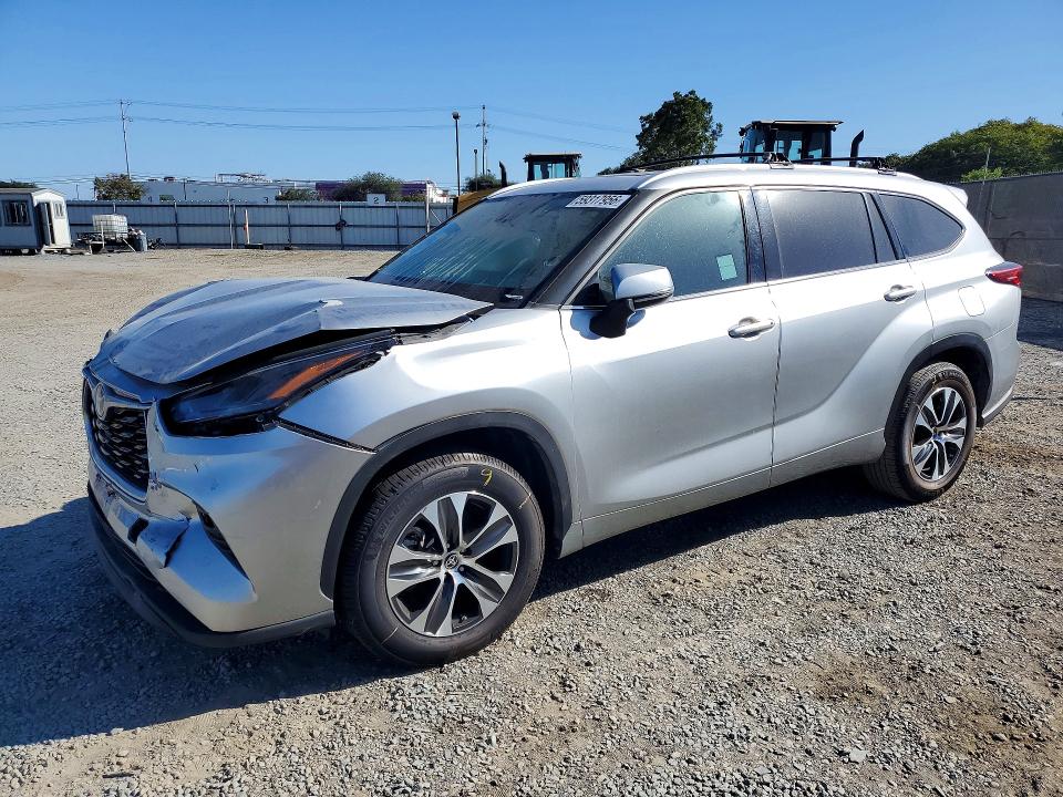2022 Toyota VIN 5TDHARAH3NS511229 COPART salvage auction — FRONT END, Salvage Title, sold $8,400 on 2026-07-31 (photo 1)
