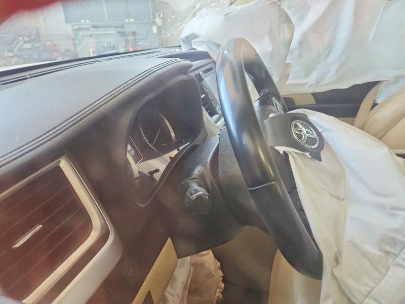 2018 Toyota Highlander VIN 5TDJZRFH9JS850137 COPART salvage auction — FRONT END, AB - BOS - SALVAGE, sold $5,200 on 2026-07-30 (photo 9)