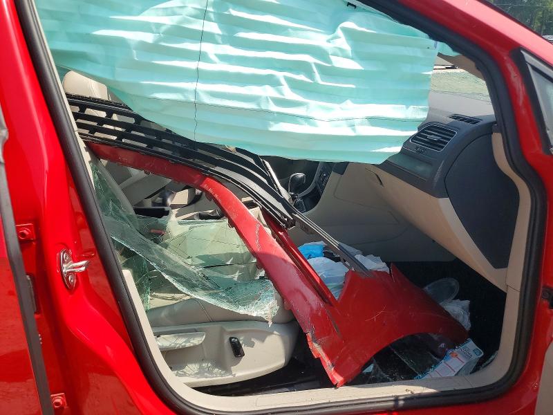 2018 Volkswagen Golf VIN 3VWG17AU5JM281004 COPART salvage auction — ALL OVER, Nc - Salvage Certificate Of Title, sold $425 on 2026-08-07 (photo 7)