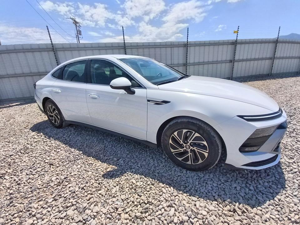2026 Hyundai Sonata hybrid VIN KMHL24JJ2TA157707 COPART salvage auction — FRONT END, UT - CERTIFICATE OF TITLE, sold $11,800 on 2026-07-27 (photo 4)