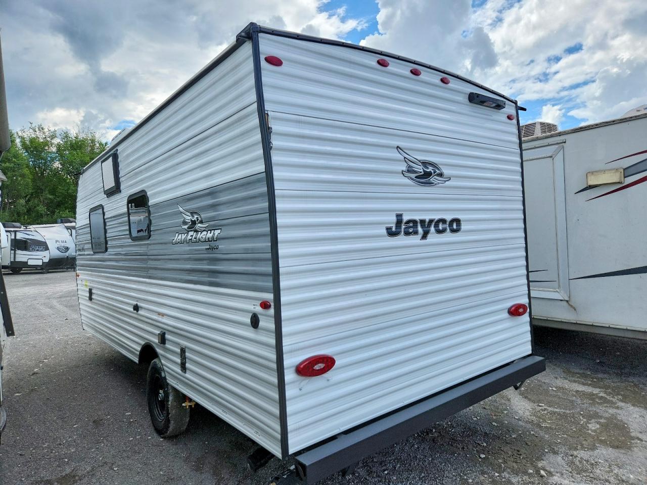 2026 Jayc Jay Flight VIN 1UJBC0AJ9T1Y40364 COPART salvage auction — All Over, IL - SALVAGE CERTIFICATE, sold $2,250 on 2026-10-08 (photo 3)