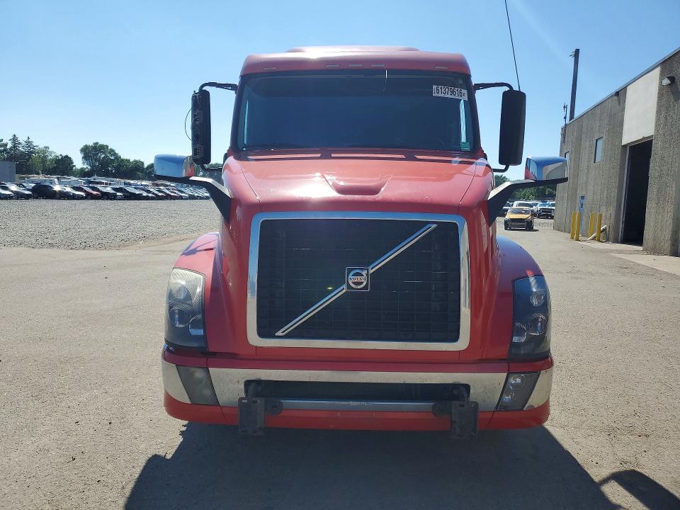 2016 Volvo VIN 4V4NC9EH3GN949897 COPART salvage auction — MECHANICAL, Mn - Certificate Of Title, sold $8,600 on 2026-08-14 (photo 5)