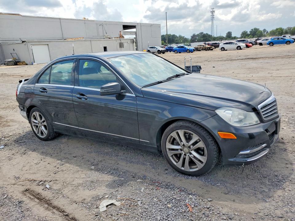 2013 Mercedes-benz C-klasse VIN WDDGF8AB3DR291239 COPART salvage auction — REAR END, Va - Cert Of Title - Salvage, sold $850 on 2026-07-22 (photo 4)