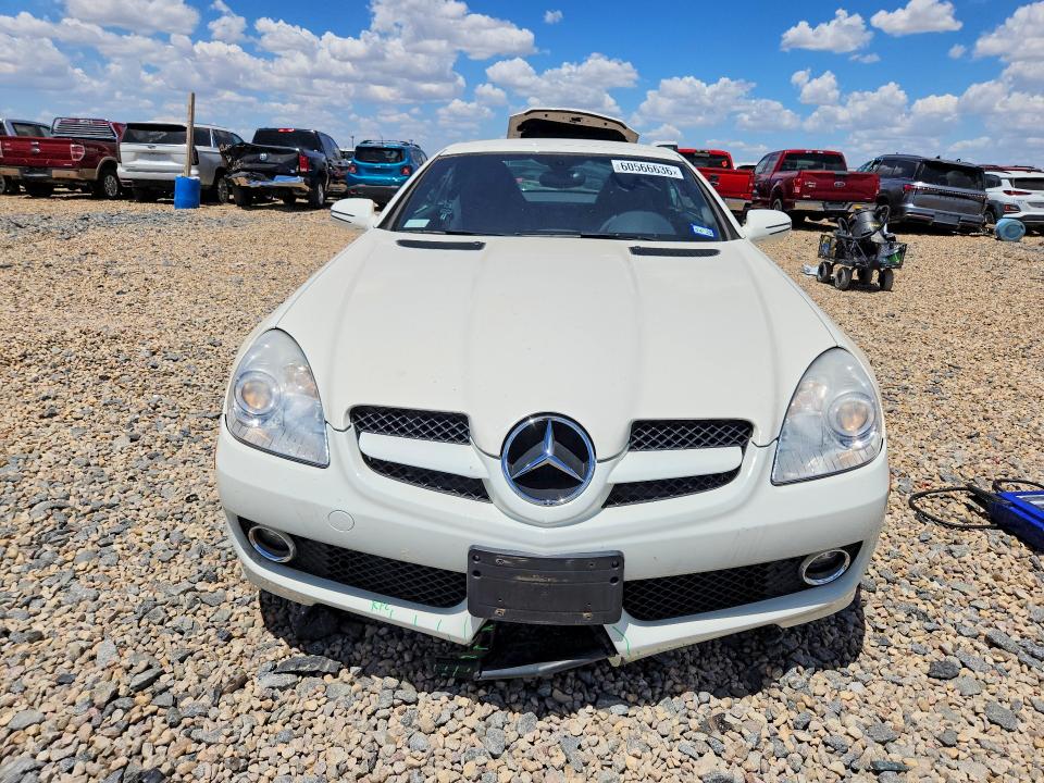 2009 Mercedes-benz Slk-class VIN WDBWK58F49F190808 COPART salvage auction — SIDE, TX - SALVAGE VEHICLE TITLE, sold $2,800 on 2026-08-18 (photo 5)