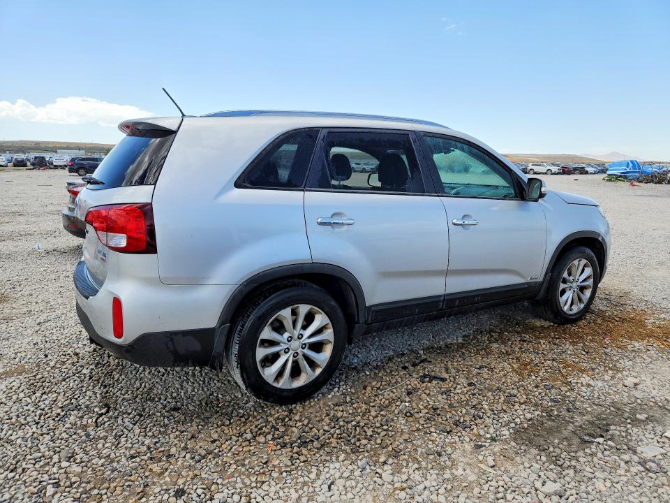 2014 Kia Sorento VIN 5XYKUDA72EG546249 COPART salvage auction — FRONT END, Salvage Title, sold $1,750 on 2026-08-28 (photo 3)