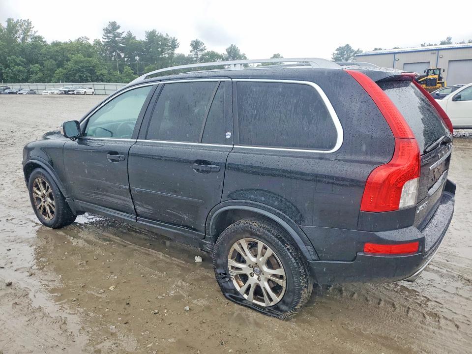 2014 Volvo Xc90 VIN YV4952CZ3E1687553 COPART salvage auction — SIDE, MA - CERT OF TITLE-RECONSTRCTD COLL, sold $1,250 on 2026-08-20 (photo 2)