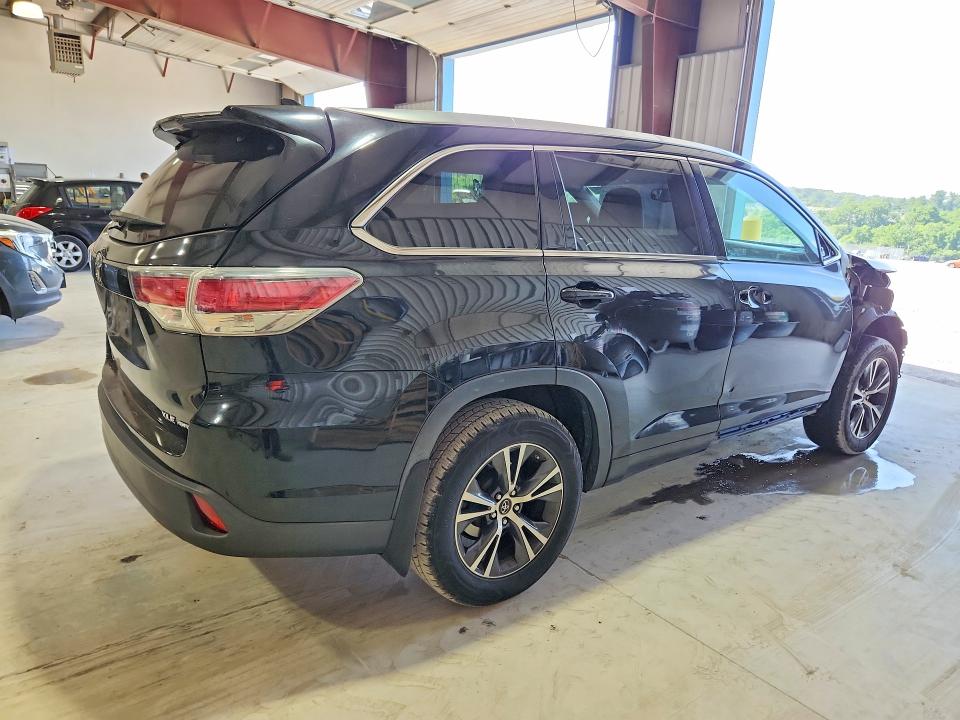 2015 Toyota VIN 5TDJKRFH1FS146610 COPART salvage auction — FRONT END, Pa - Certificate Of Salvage, sold $8,100 on 2026-07-10 (photo 3)