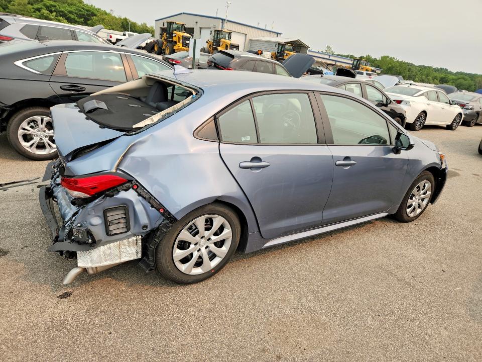 2026 Toyota Corolla VIN 5YFB4MDE4TP425130 COPART salvage auction — REAR END, MA - CERTIFICATE OF TITLE, sold $7,000 on 2026-07-27 (photo 3)