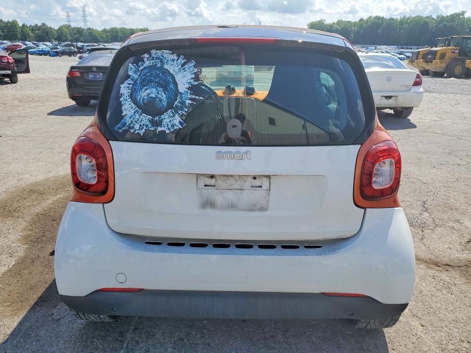 2016 Smart Fortwo VIN WMEFJ5DA3GK068848 COPART salvage auction — FRONT END, Tn - Certificate Of Title, sold $1,750 on 2026-08-06 (photo 6)