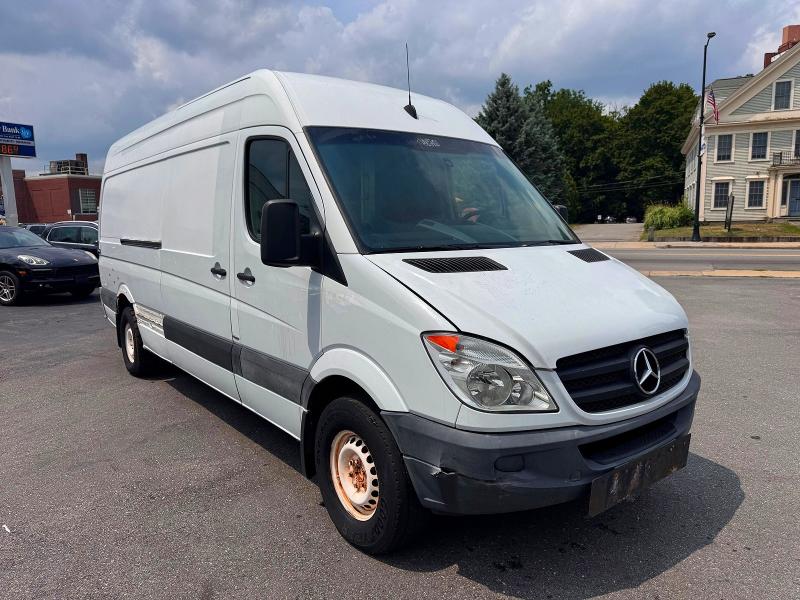 2011 Mercedes-benz Sprinter VIN WD3PE8CB0B5576599 COPART salvage auction — NORMAL WEAR, Ma - Certificate Of Title (P), sold $100 on 2026-08-03 (photo 1)