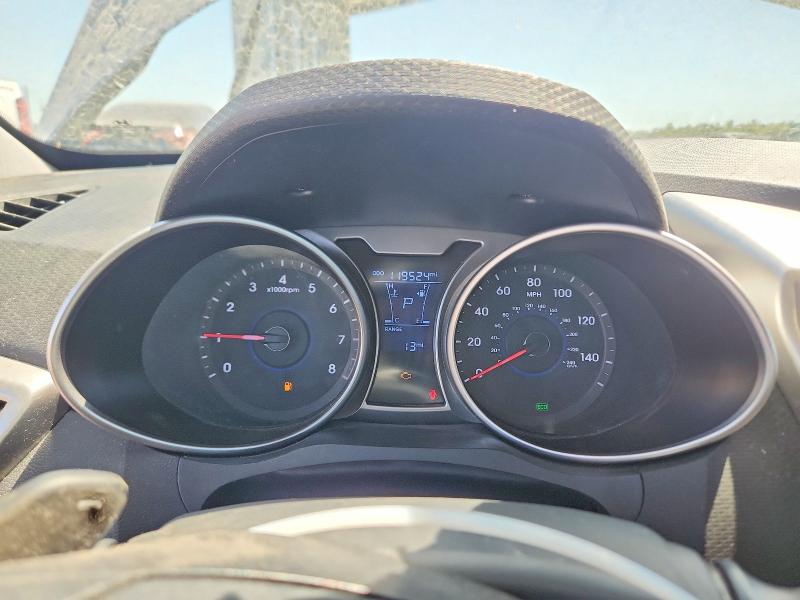 2016 Hyundai Veloster VIN KMHTC6AD9GU257424 COPART salvage auction — FRONT END, Ca - Dis/Dlr/Exp Only Clean Title, sold $900 on 2026-07-28 (photo 9)