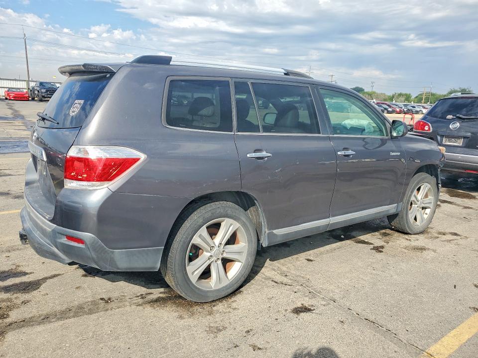 2013 Toyota Highlander VIN 5TDYK3EH3DS102991 COPART salvage auction — FRONT END, Id - Certificate Of Title, sold $2,200 on 2026-07-26 (photo 3)