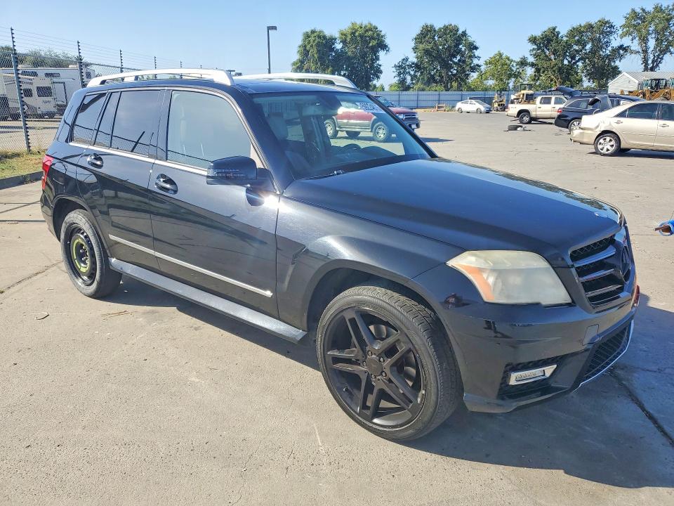2010 Mercedes-benz Glk-class VIN WDCGG8HB5AF465574 COPART salvage auction — MINOR DENT/SCRATCHES, CA - DIS/DLR/EXP ONLY CLEAN TITLE, sold $1,700 on 2026-08-01 (photo 4)