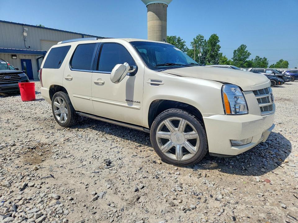 2014 Cadillac Escalade VIN 1GYS4CEF8ER207051 COPART salvage auction — FRONT END, Mi - Certificate Of Title, sold $1,700 on 2026-07-30 (photo 4)