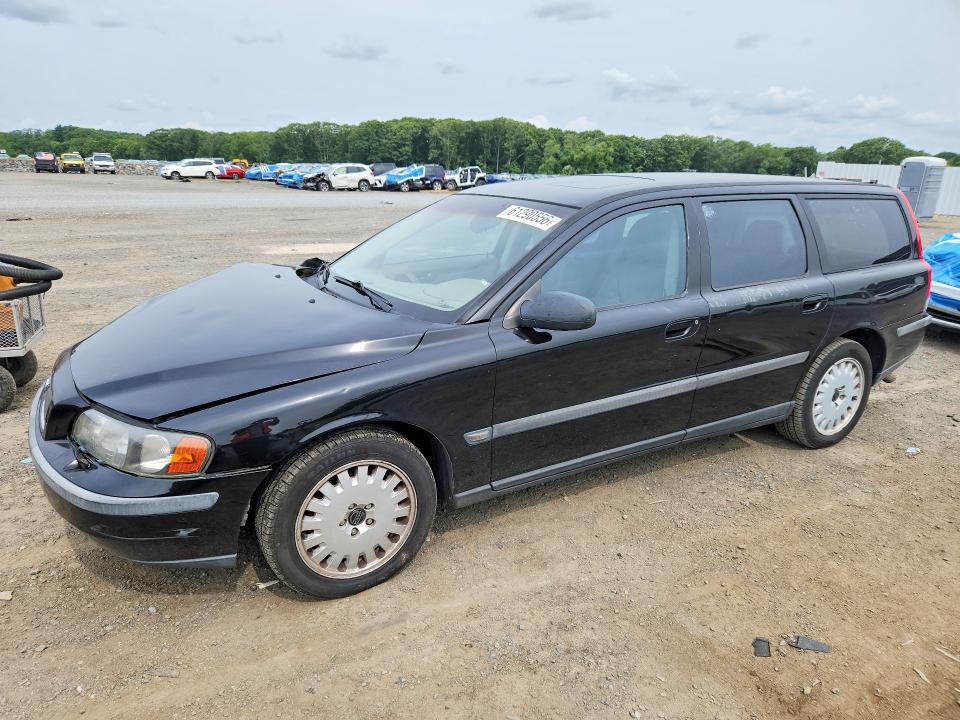 2001 Volvo V70 VIN YV1SW58DX12043885 COPART salvage auction — FRONT END, MA - CERT OF TITLE-RECONSTRCTD COLL, sold $125 on 2026-07-29 (photo 1)