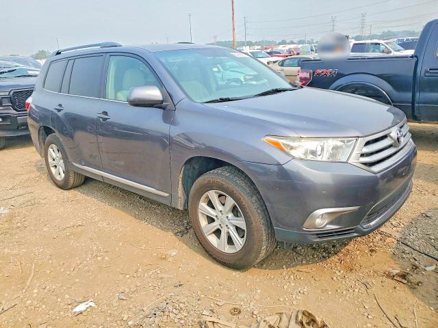 2013 Toyota Highlander VIN 5TDZA3EH4DS038922 COPART salvage auction — REAR END, MI - CERTIFICATE OF TITLE, sold $1,450 on 2026-07-24 (photo 4)