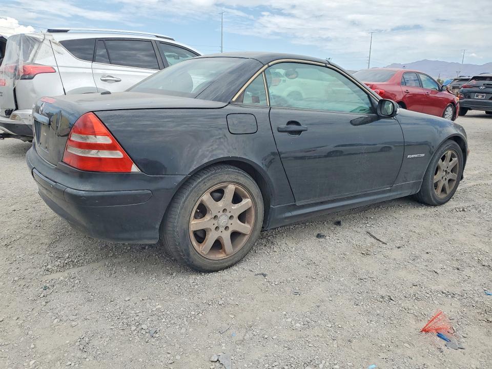 2001 Mercedes-benz Slk-class VIN WDBKK49F81F179032 COPART salvage auction — FRONT END, Az - Certificate Of Title, sold $125 on 2026-07-30 (photo 3)