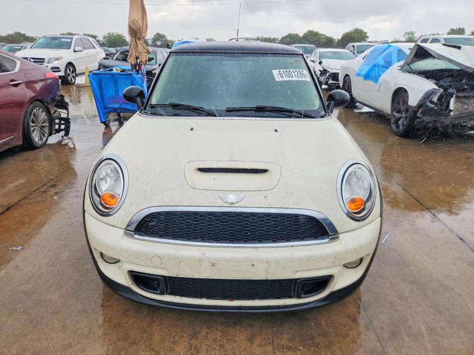 2013 Mini Cooper VIN WMWSV3C55DT389741 COPART salvage auction — NORMAL WEAR, Mt - Certificate Of Title, sold $175 on 2026-08-17 (photo 5)