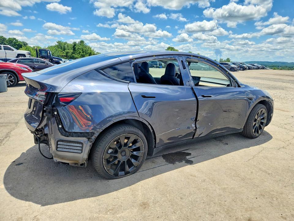 2021 Tesla Model y VIN 5YJYGDEE5MF138005 COPART salvage auction — SIDE, Pa - Certificate Of Salvage, sold $9,300 on 2026-07-31 (photo 3)