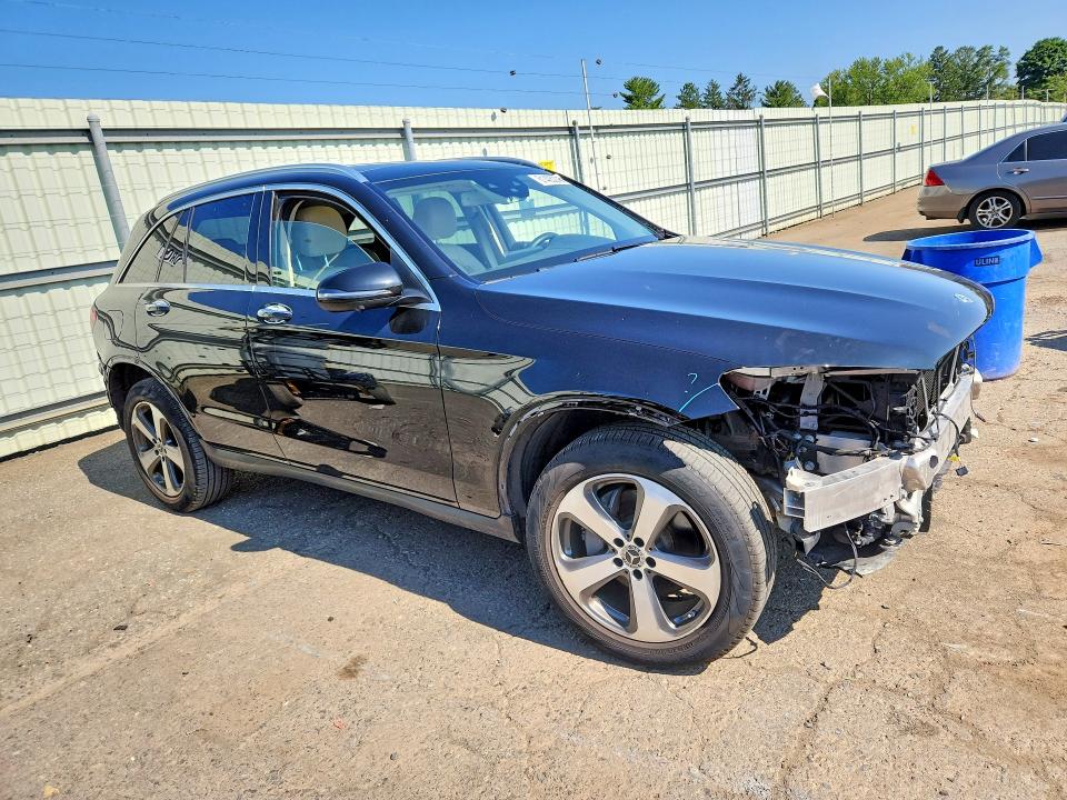 2020 Mercedes-benz Glc VIN WDC0G8EB4LF689833 COPART salvage auction — VANDALISM, PA - CERTIFICATE OF SALVAGE, sold $3,600 on 2026-07-24 (photo 4)