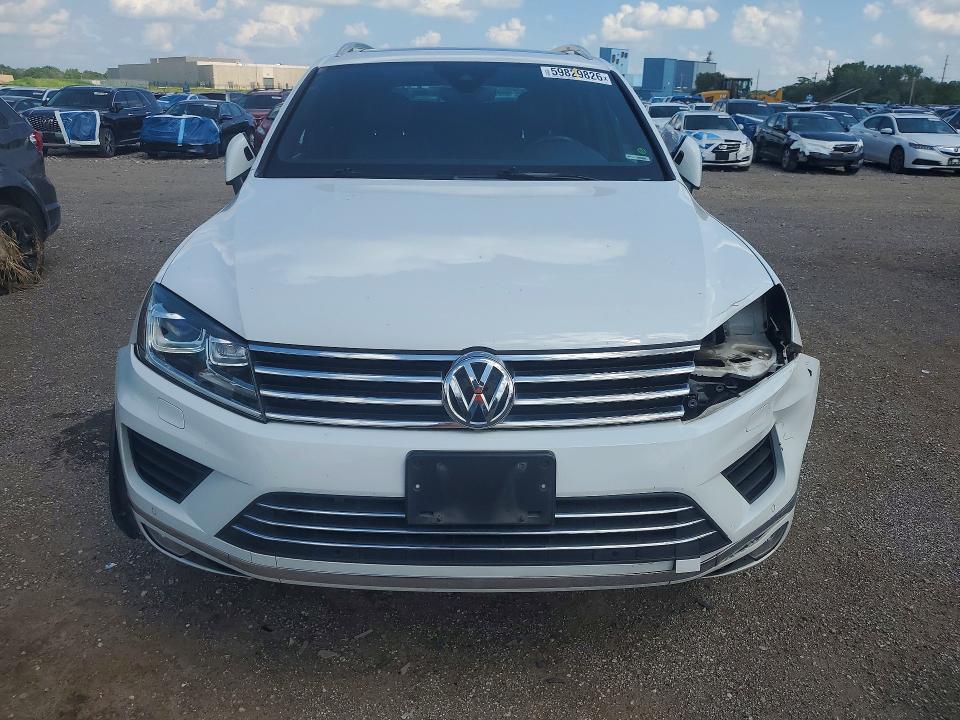 2017 Volkswagen Touareg VIN WVGRF7BP1HD006060 COPART salvage auction — FRONT END, Ia - Cert Of Title-Salvage Title, sold $1,300 on 2026-07-31 (photo 5)