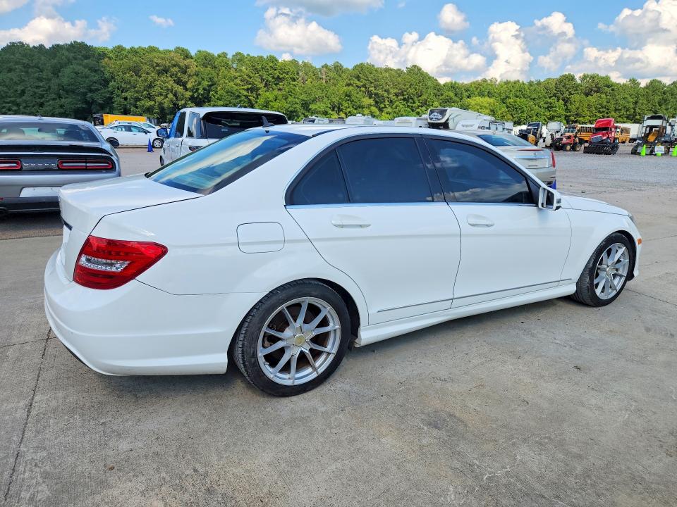 2014 Mercedes-benz C-klasse VIN WDDGF4HB2EG192522 COPART salvage auction — MINOR DENT/SCRATCHES, Ms - Certificate Of Title, sold $800 on 2026-07-31 (photo 3)