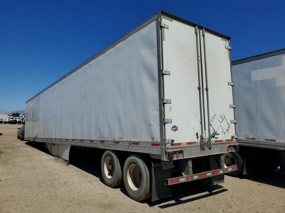 2018 Utility trailer Trailer VIN 1UYVS253XJ7237801 COPART salvage auction — UNDERCARRIAGE, AZ - CERT OF TITLE - SALVAGE, sold $175 on 2026-07-30 (photo 2)