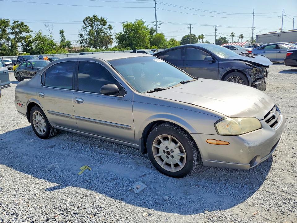 2000 Nissan Maxima VIN JN1CA31D2YT722550 COPART salvage auction — FRONT END, FL - CERT OF TITLE SLVG REBUILDABLE, sold $10 on 2026-07-17 (photo 4)