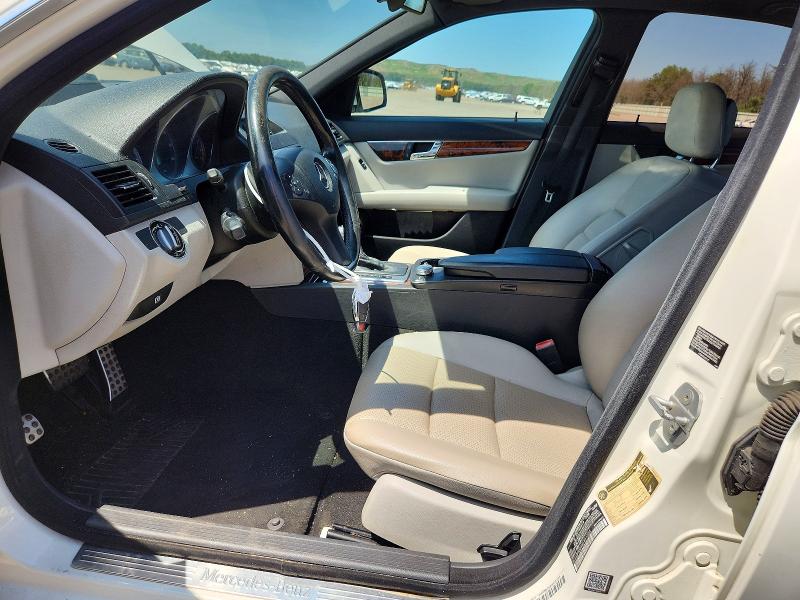 2010 Mercedes-benz C class VIN WDDGF8BBXAF451256 COPART salvage auction — MINOR DENT/SCRATCHES, NY - CERTIFICATE OF TITLE, sold $775 on 2026-08-14 (photo 7)