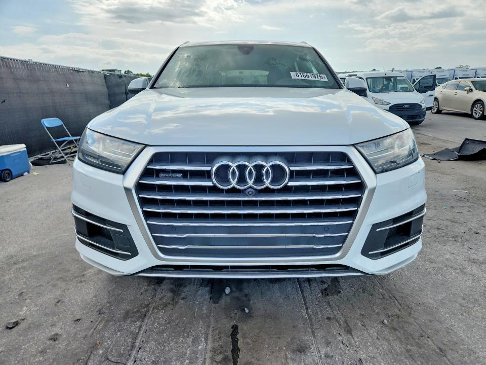 2018 Audi Q7 VIN WA1LHAF77JD035283 COPART salvage auction — MINOR DENT/SCRATCHES, FL - CERTIFICATE OF TITLE, sold $6,600 on 2026-07-28 (photo 5)