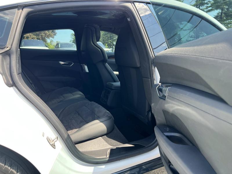 2022 Audi E-tron gt VIN WAUFJBFW2N7006120 COPART salvage auction — ROOF, Mt - Certificate Of Title (P), sold $24,900 on 2026-08-25 (photo 6)