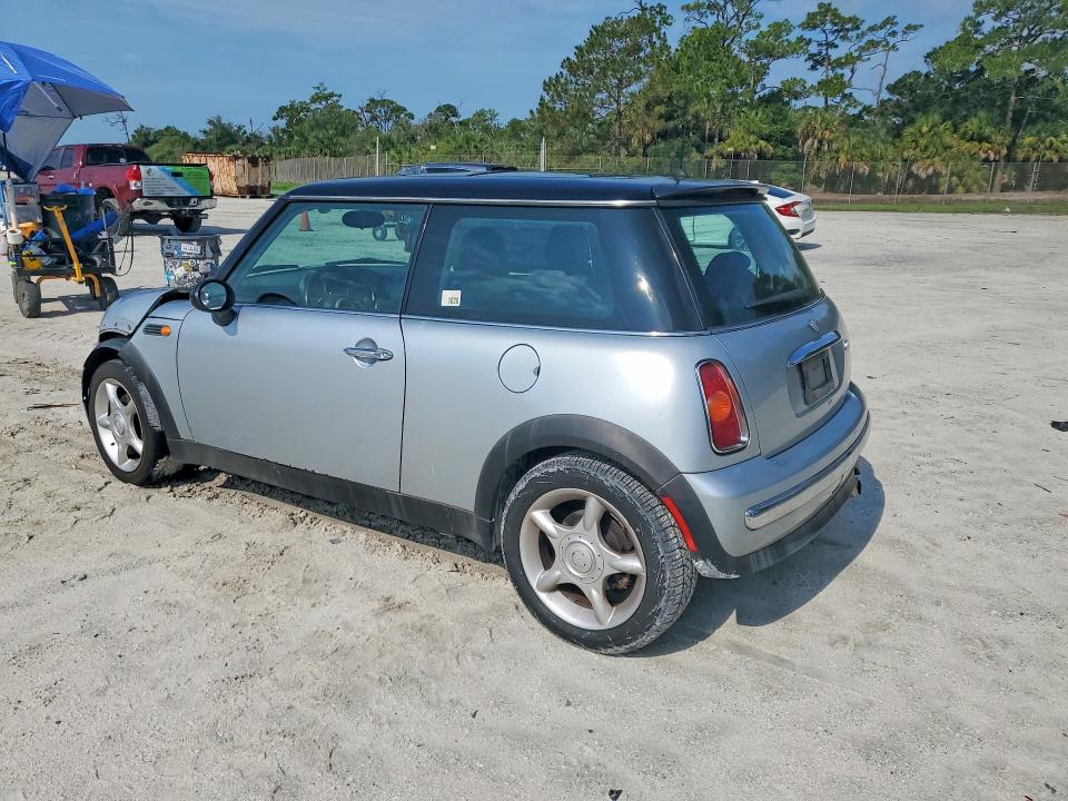2002 Mini Cooper VIN WMWRC334X2TC37790 COPART salvage auction — FRONT END, FL - CERT OF TITLE SLVG REBUILDABLE, sold $225 on 2026-08-19 (photo 2)