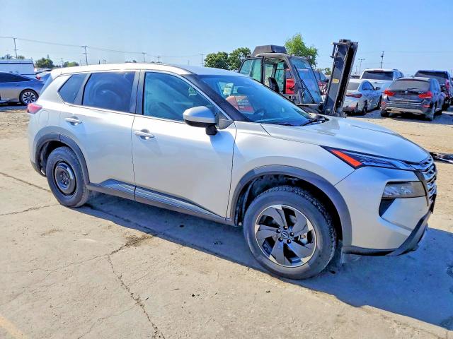 2025 Nissan Rogue VIN JN8BT3BB1SW155807 COPART salvage auction — REAR END, FL - CERT OF TITLE SLVG REBUILDABLE, sold $8,900 on 2026-07-29 (photo 4)