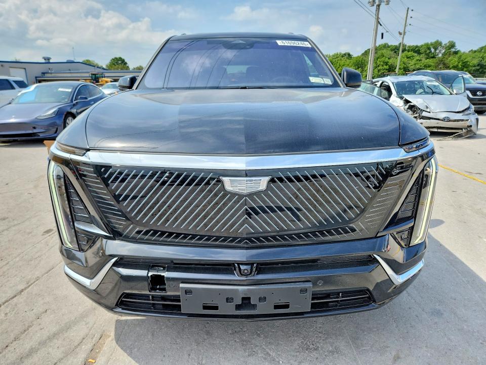 2026 Cadillac Xt4 VIN 1GYC3NML9TZ700809 COPART salvage auction — NORMAL WEAR, Tn - Cert Of Title-Rebuilt Vehicle (P), sold $8,200 on 2026-07-27 (photo 5)
