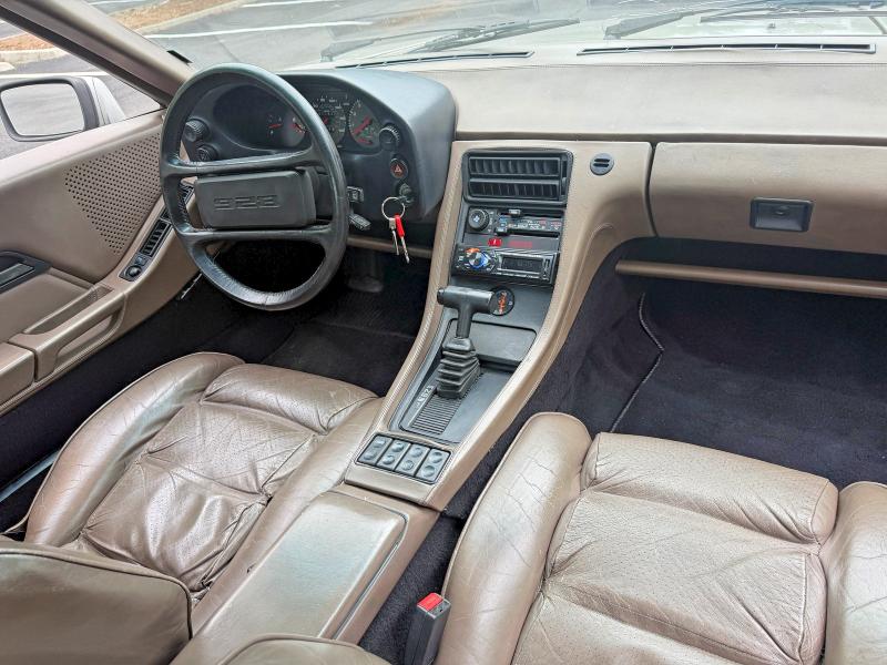 1982 Porsche 928 VIN WP0JA092XCS820309 COPART salvage auction — MINOR DENT/SCRATCHES, Wa - Vehicle Cert Of Ownership-Titl (P), sold $7,800 on 2026-07-29 (photo 9)