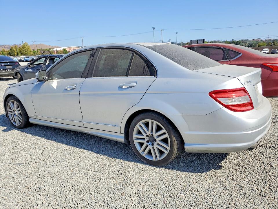 2009 Mercedes-benz C class VIN WDDGF54XX9R074526 COPART salvage auction — MINOR DENT/SCRATCHES, CA - DIS/DLR/EXP ONLY LIEN PAPERS, sold $400 on 2026-08-05 (photo 2)