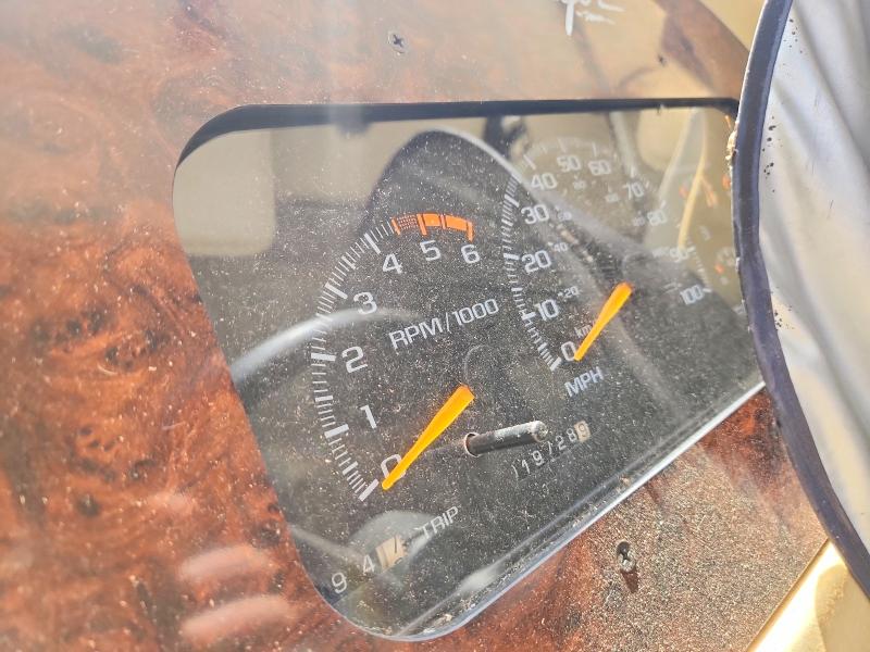 2000 Workhorse custom chassis VIN 5B4LP37J6Y3317032 COPART salvage auction — ALL OVER, AR - CERTIFICATE OF TITLE, sold $275 on 2026-09-15 (photo 8)